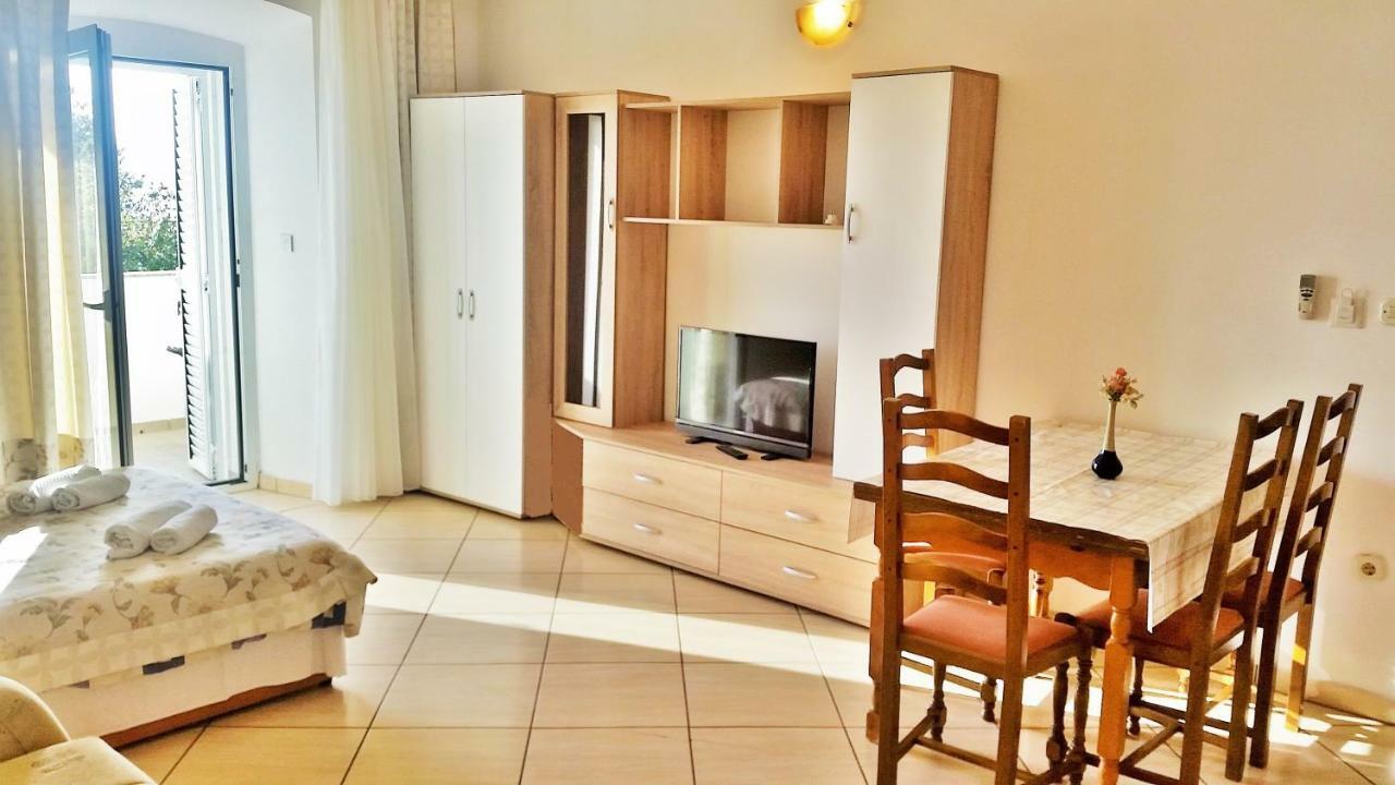מאלינסקה Obala Apartment & Studios מראה חיצוני תמונה