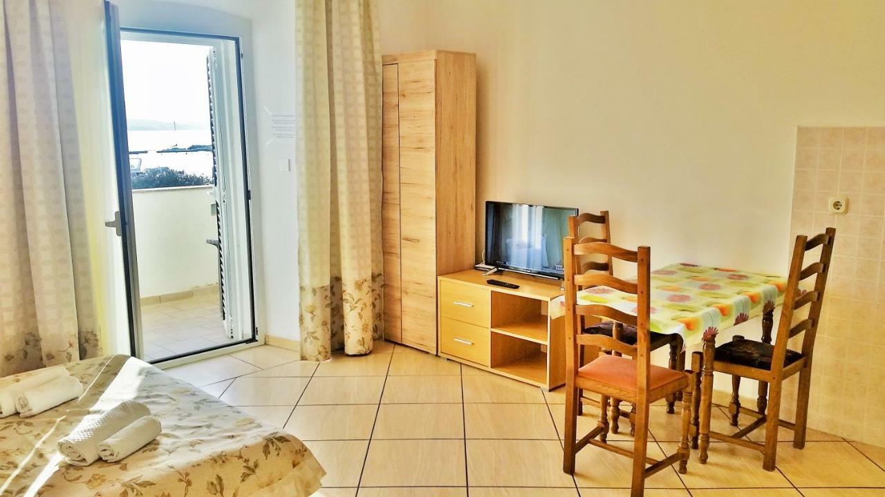 מאלינסקה Obala Apartment & Studios מראה חיצוני תמונה