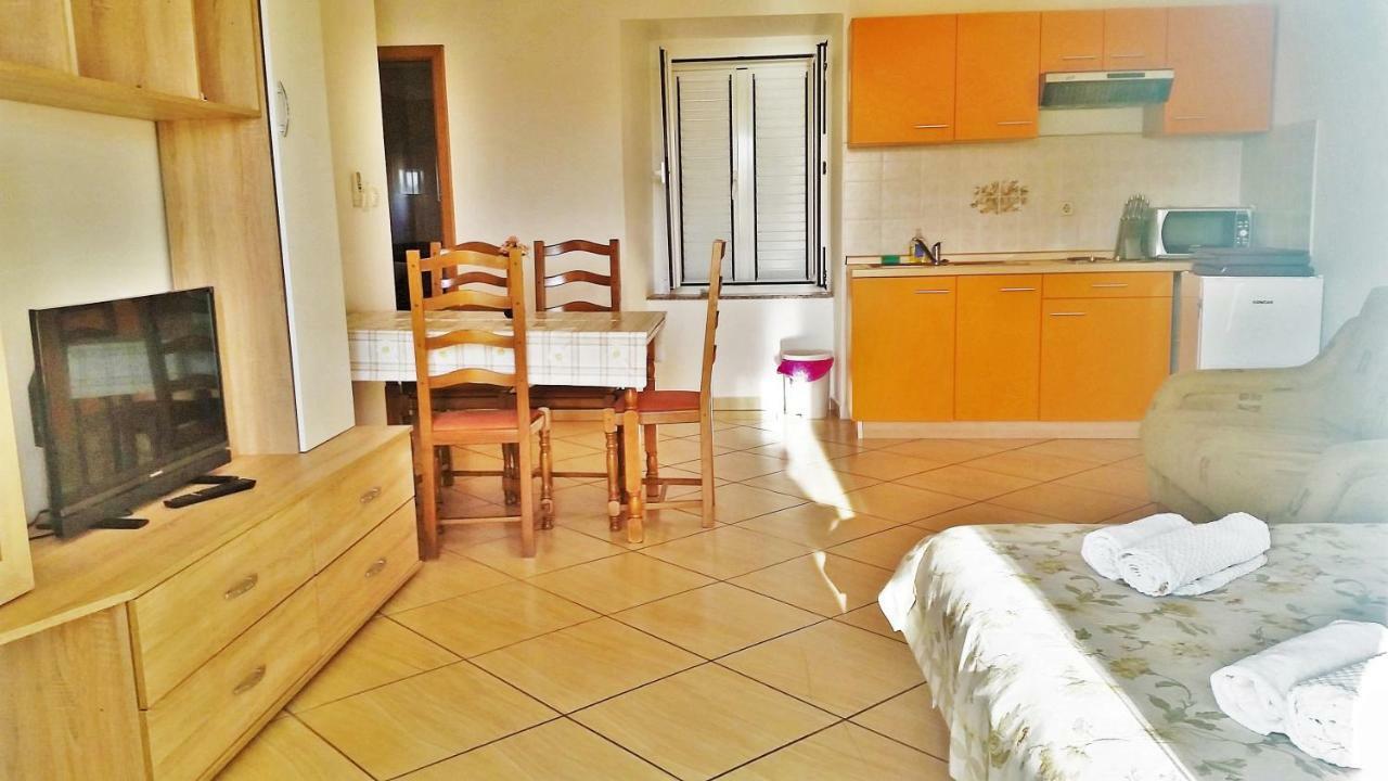 מאלינסקה Obala Apartment & Studios מראה חיצוני תמונה